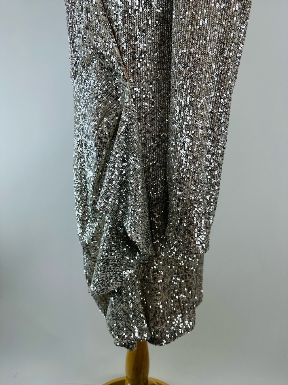 Belle Badgley Mischka Silver Sequin Dress Size 10 - Picture 10 of 15